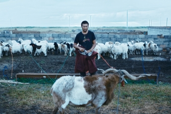 映画 羊飼いと風船 宗教と現代性 その普遍的な対立を見事に描き切った秀作 文化 クリスチャントゥデイ