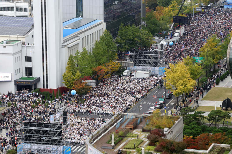 韓国の諸教会が連合礼拝・大祈祷会、ソウル中心部に１１０万人　同性婚反対など訴え