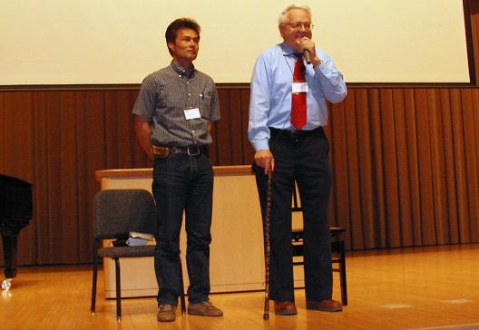 講演を行うポール・ブローマン伝道師（東京国立オリンピック青少年記念センターにて）